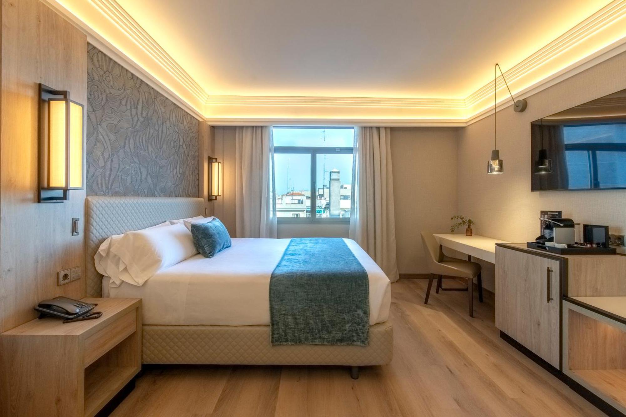 วีพี ฆาร์ดิง เมโตรโปลิตาโน Hotel มาดริด ภายนอก รูปภาพ
